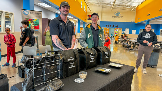 Midwest Meals and De'Vondre Campbell Team Up to Give Back to Green Bay Community